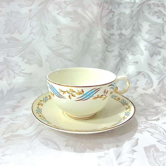 Vintage Arlington fine china set (78 pieces). Made in USA. Excellent condition. - Picture 5 of 10